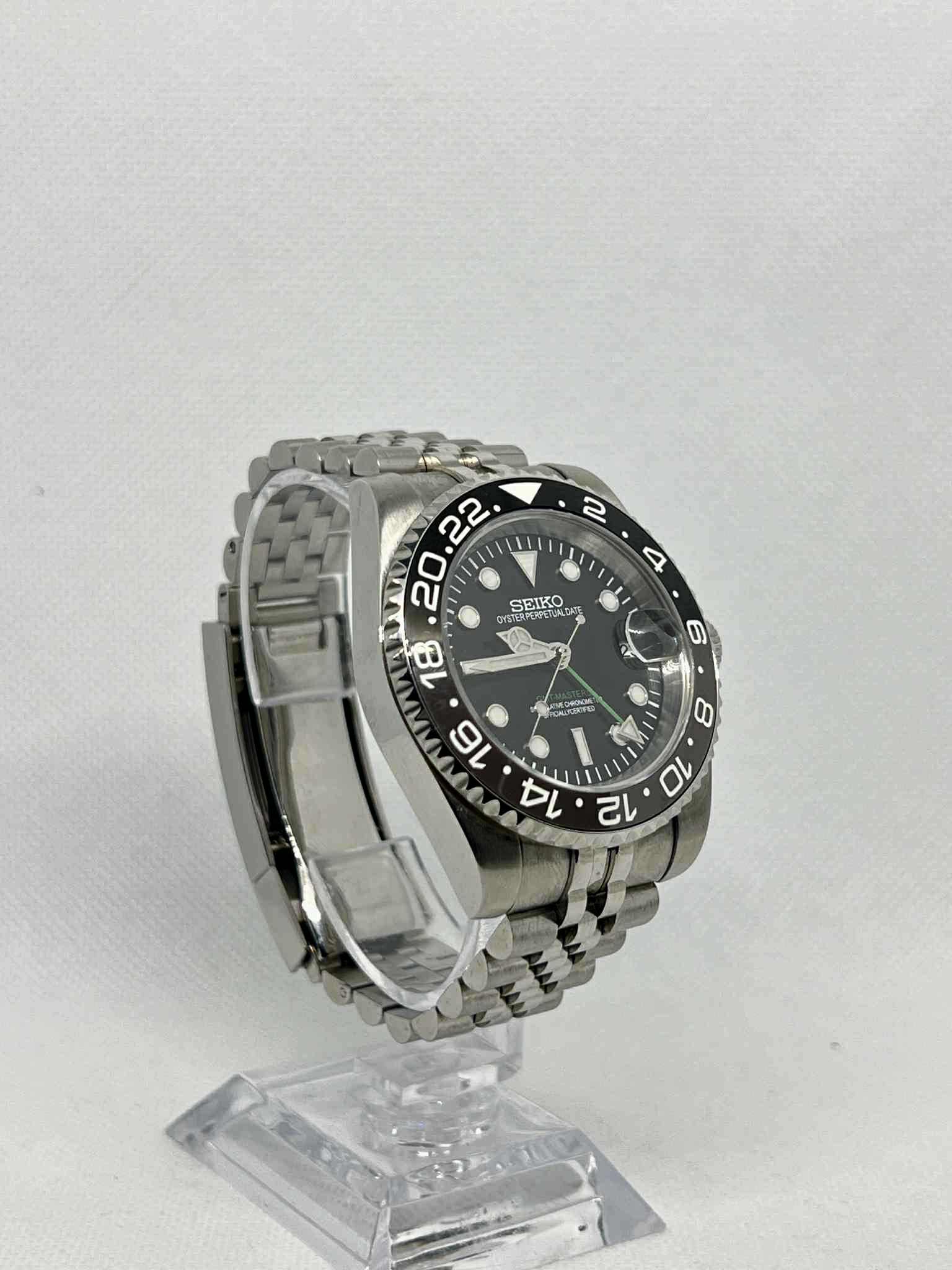 Bruce Wayne GMT