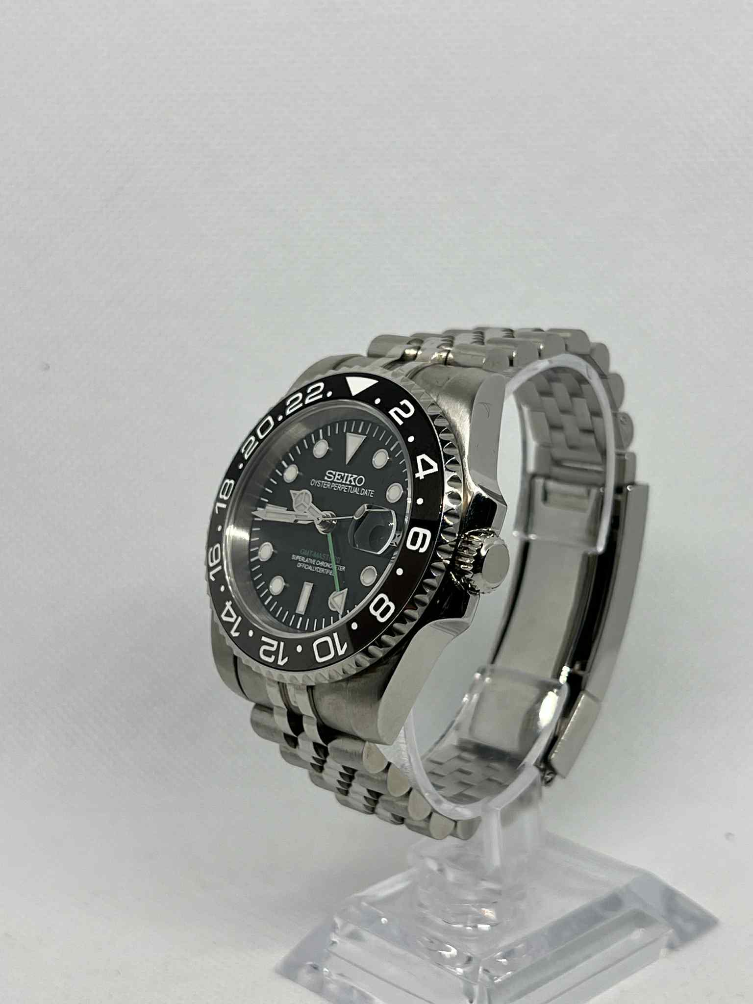Bruce Wayne GMT