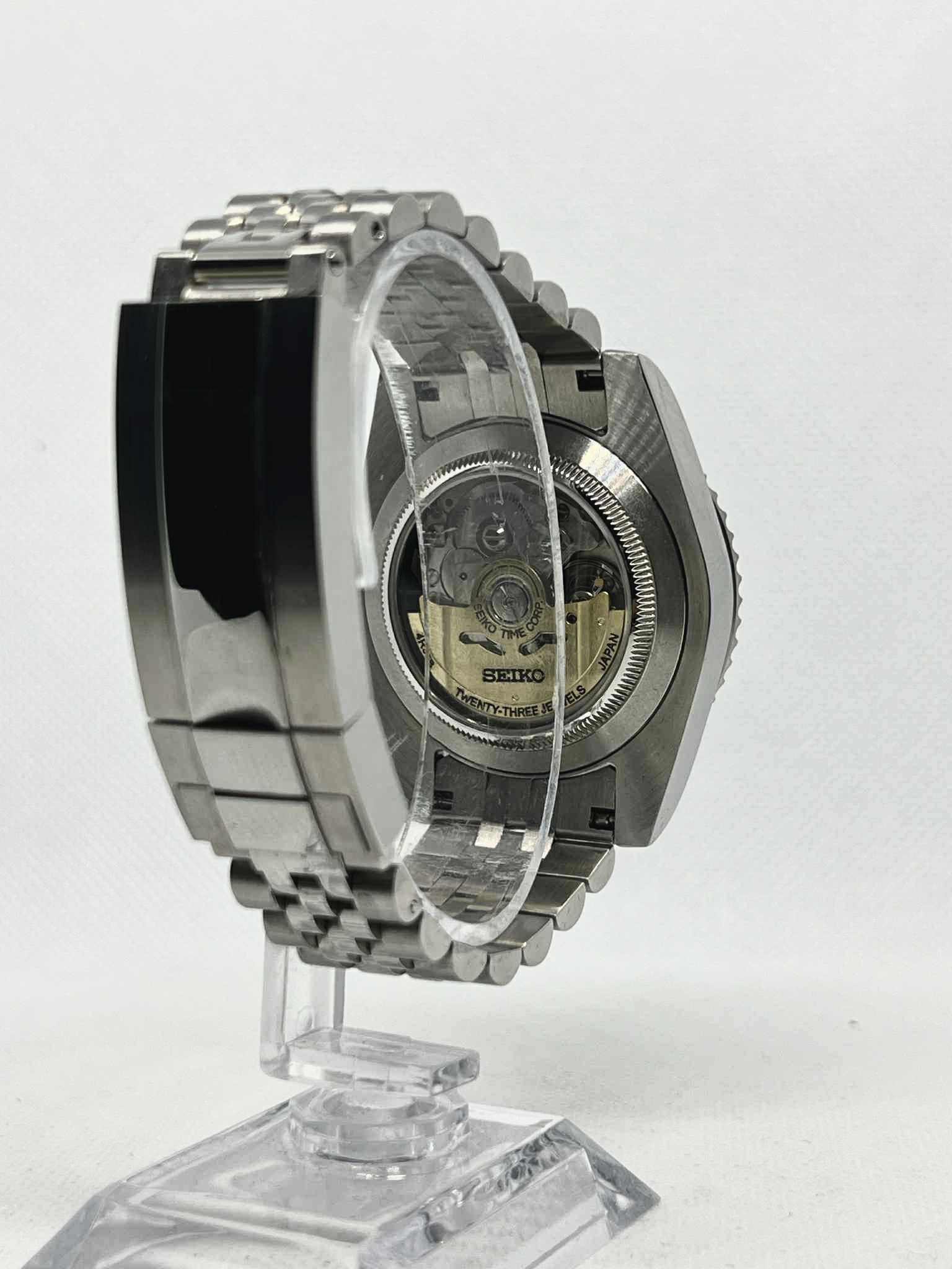 Bruce Wayne GMT