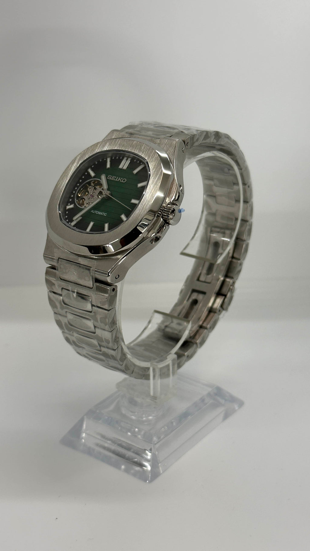 Nautilus Emerald
