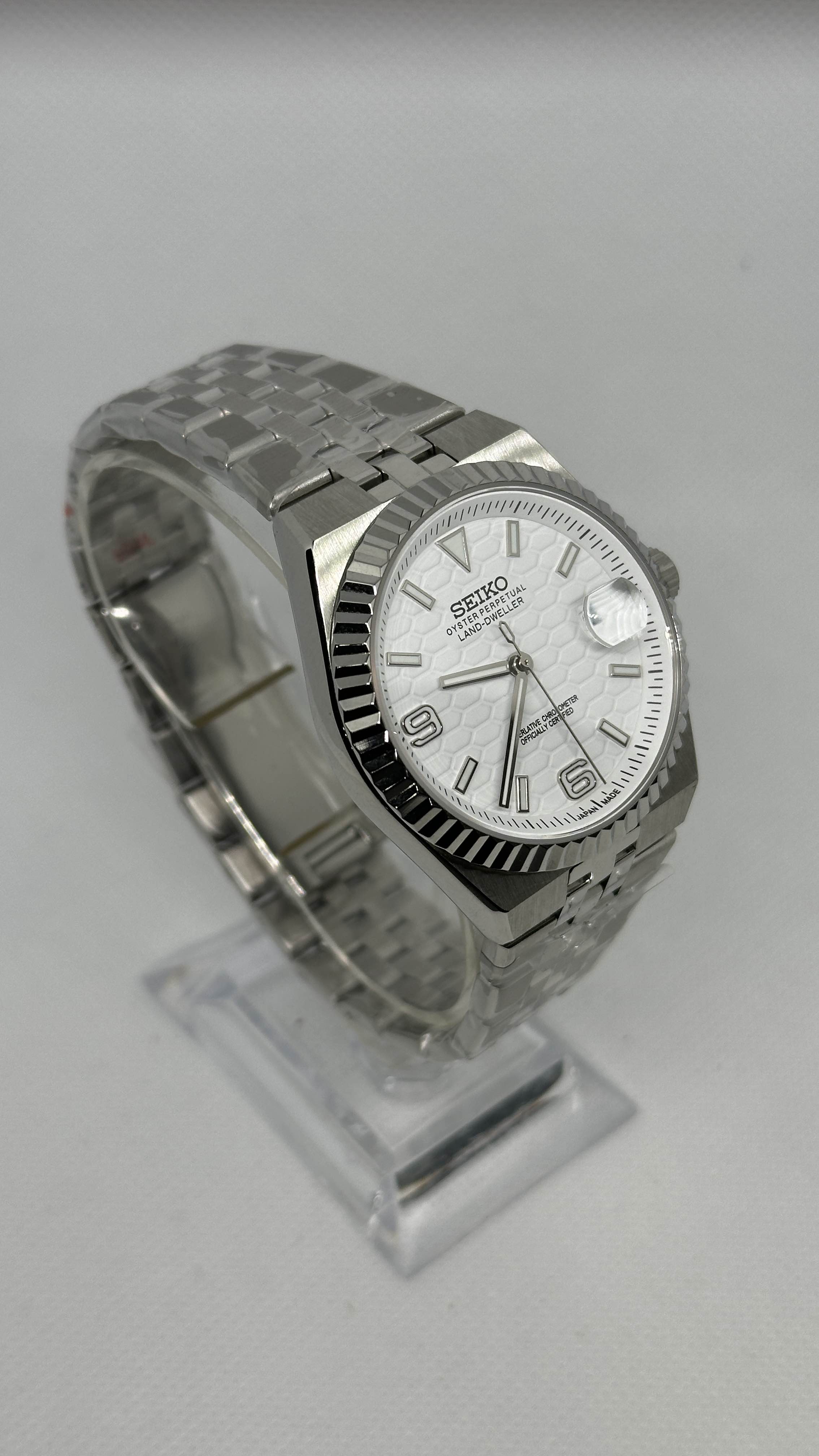 Land Dweller | Flat White